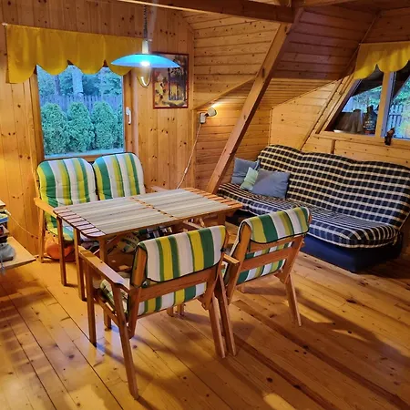 Baby Jagi - Z Balia I Kominkiem W Lesie Posrod Jezior Hébergement de vacances *