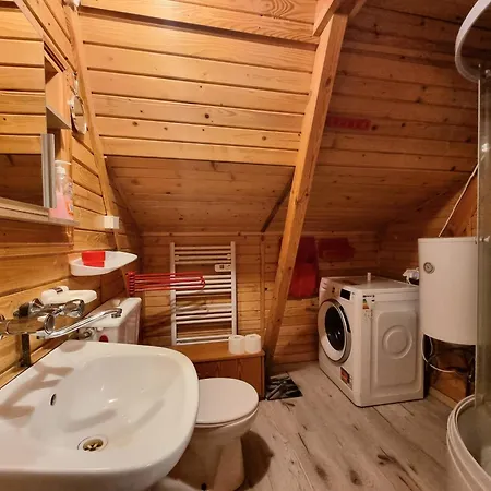 Baby Jagi - Z Balia I Kominkiem W Lesie Posrod Jezior *