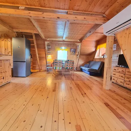 Baby Jagi - Z Balia I Kominkiem W Lesie Posrod Jezior Hébergement de vacances *