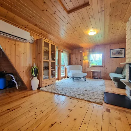 Baby Jagi - Z Balia I Kominkiem W Lesie Posrod Jezior Hébergement de vacances Niesiolowice