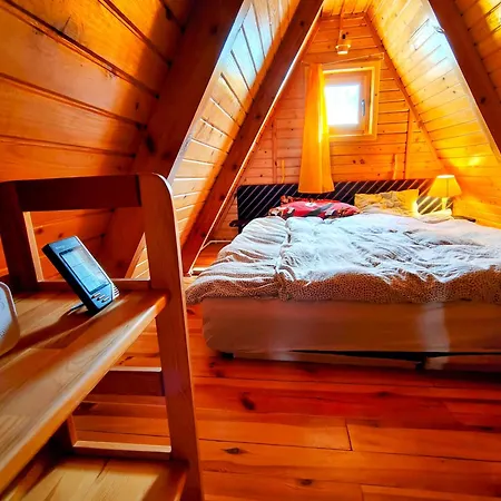 Baby Jagi - Z Balia I Kominkiem W Lesie Posrod Jezior