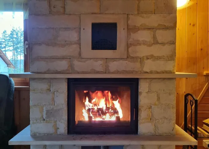 Baby Jagi - Z Balia I Kominkiem W Lesie Posrod Jezior