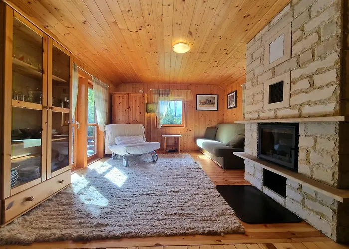 Baby Jagi - Z Balia I Kominkiem W Lesie Posrod Jezior Niesiolowice