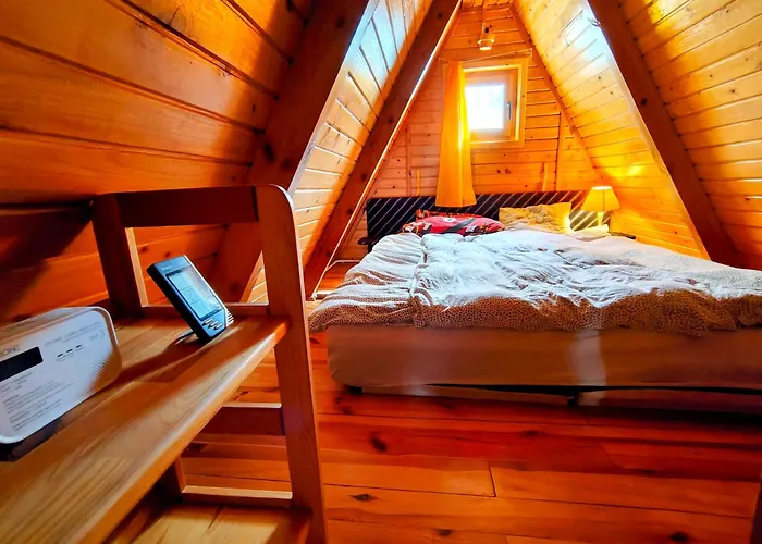 Baby Jagi - Z Balia I Kominkiem W Lesie Posrod Jezior