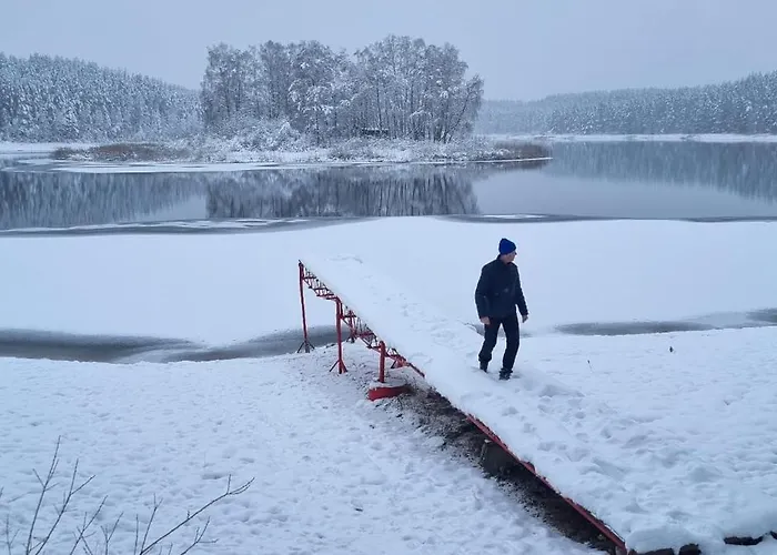 Baby Jagi - Z Balia I Kominkiem W Lesie Posrod Jezior