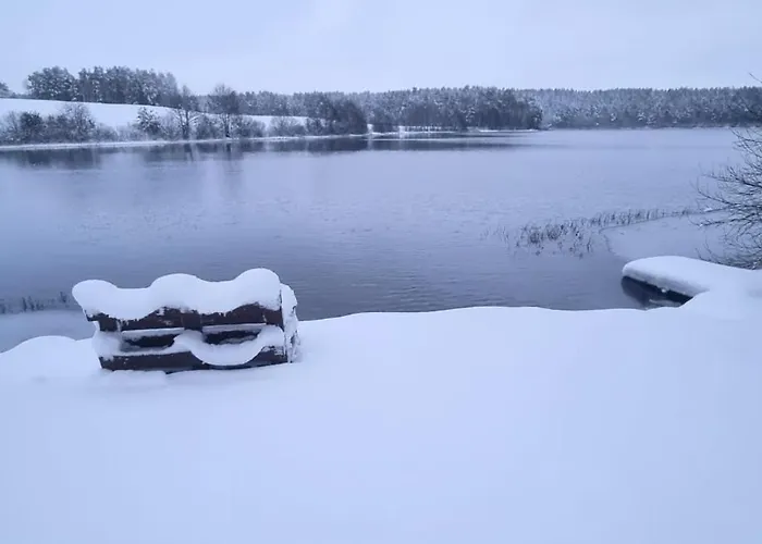 Prázdninový dům Baby Jagi - Z Balia I Kominkiem W Lesie Posrod Jezior Niesiolowice