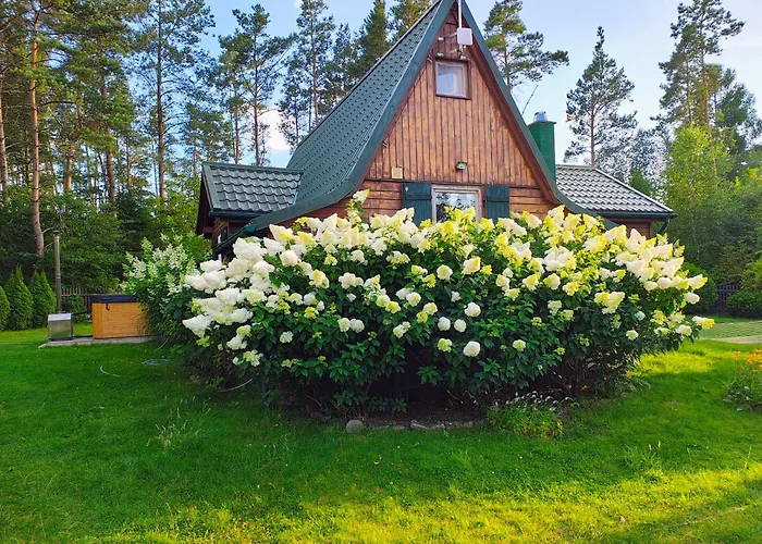 Prázdninový dům Baby Jagi - Z Balia I Kominkiem W Lesie Posrod Jezior Niesiolowice