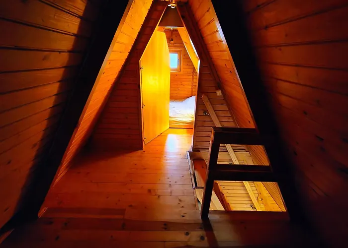 Baby Jagi - Z Balia I Kominkiem W Lesie Posrod Jezior Niesiolowice